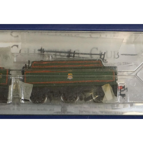 113 - Three boxed Bachmann OO gauge locomotives to include 32508 Standard Class 5MT 73049 BR green late cr... 