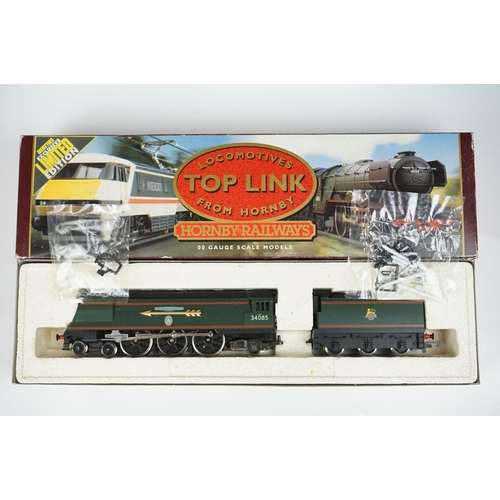 114 - Two boxed Hornby OO gauge locomotives to include DCC Ready Railroad R3273 BR Early Class 9F Crosti B... 