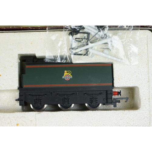 114 - Two boxed Hornby OO gauge locomotives to include DCC Ready Railroad R3273 BR Early Class 9F Crosti B... 