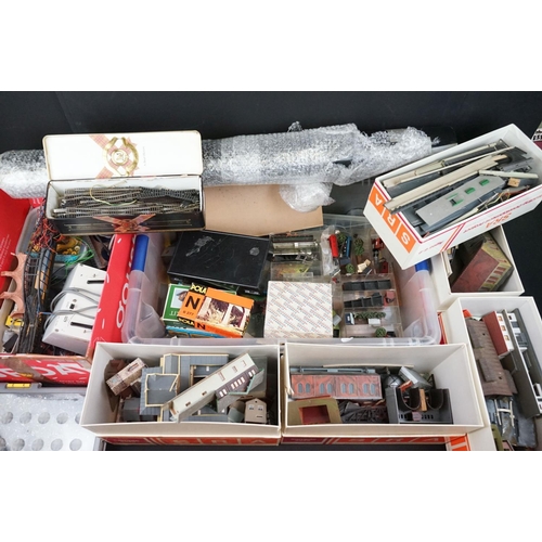 116 - Quantity of N gauge model railway accessories to include track, plastic & card trackside buildings, ... 