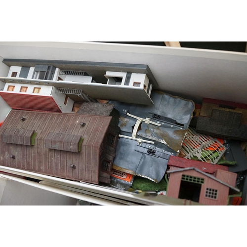 116 - Quantity of N gauge model railway accessories to include track, plastic & card trackside buildings, ... 