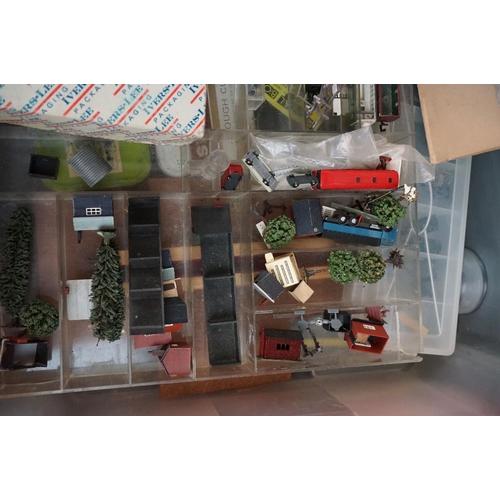 116 - Quantity of N gauge model railway accessories to include track, plastic & card trackside buildings, ... 