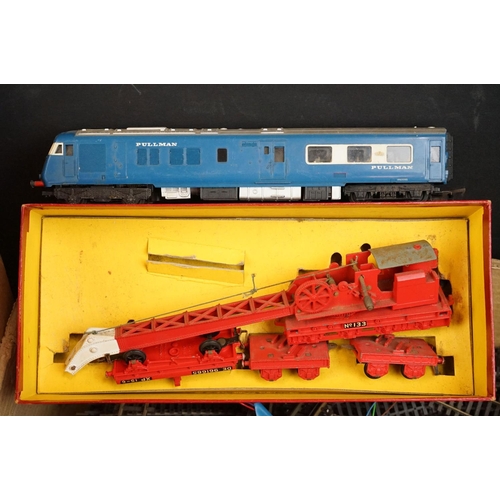 117 - Collection of OO gauge model railway to include 4 x locomotives, 20 x items of rolling stock, boxed ... 