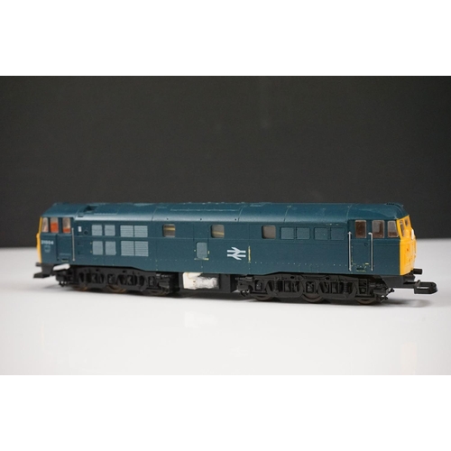 124 - Four OO gauge locomotives to include 3 x Lima (59001, Sir Edward Elgar & 31003 BR) and Hornby D6119