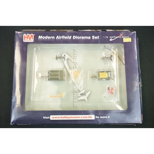 1031 - Five 1/72 HM Hobby Master Air Power Series Modern Aircraft Diorama Sets to include 3 x HD1001 & HD10... 