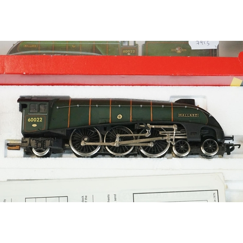 130 - Three boxed OO gauge locomotives to include Hornby R350 A4 Loco Mallard and 2 x Airfix (54124-2 Caer... 