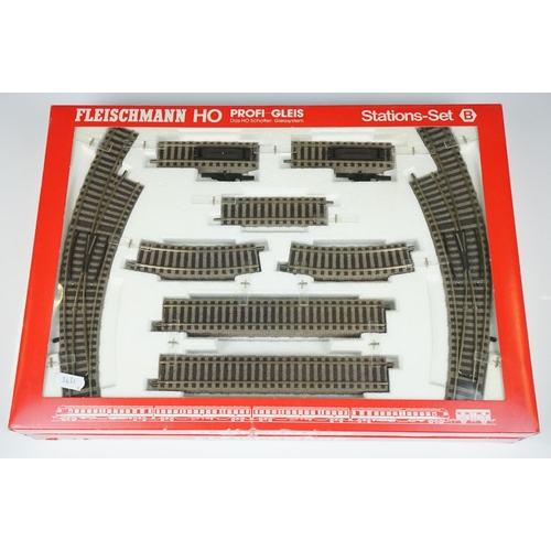 132 - Two boxed Fleischmann HO gauge Profi-Gleis sets to include 6190 Stations Set B and 6191 Rangier Set ... 