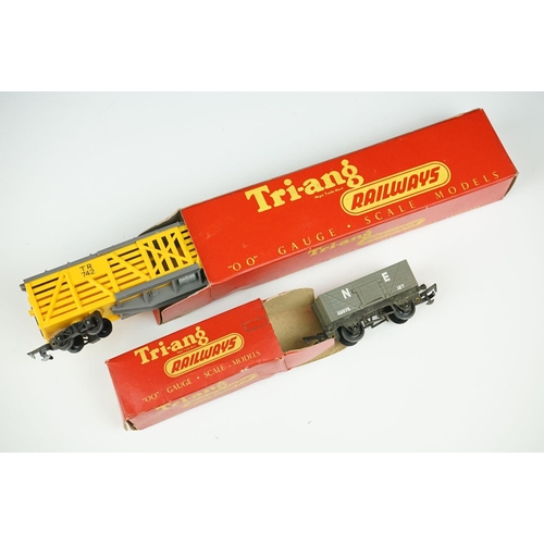 134 - Boxed Triang RO Passenger Set containing Princess Elizabeth locomotive, rolling stock and track (no ... 