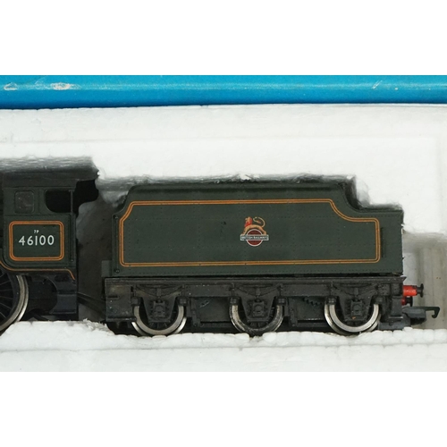 138 - Four boxed OO gauge locomotives to include Bachmann 31-475A Class G2A 49064 BR Black late crest with... 