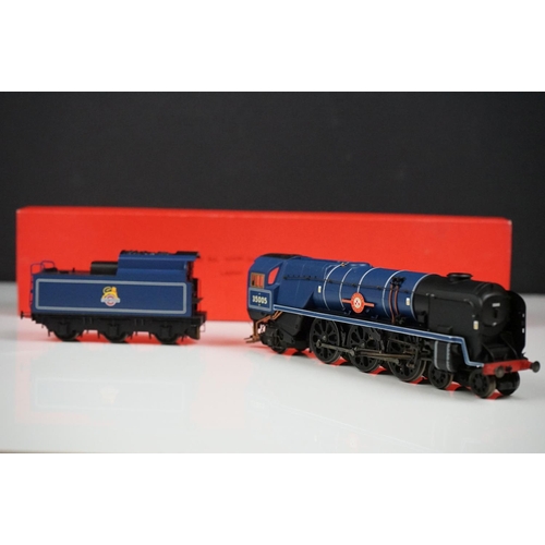 139 - Boxed Hornby OO gauge Railroad R3170 GWR Class 4900 Adderley Hall 4901 locomotive plus a Hornby OO g... 