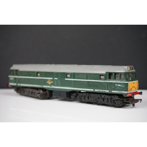 141 - Nine OO gauge locomotives to include Hornby BR Railfreight, Hornby BR 90020, Bachmann GWR 2-8-0 with... 