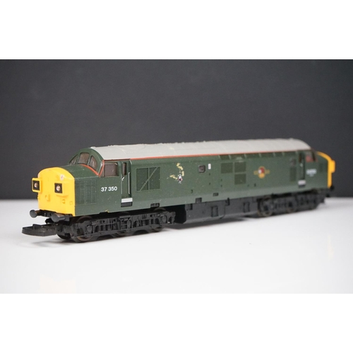 141 - Nine OO gauge locomotives to include Hornby BR Railfreight, Hornby BR 90020, Bachmann GWR 2-8-0 with... 