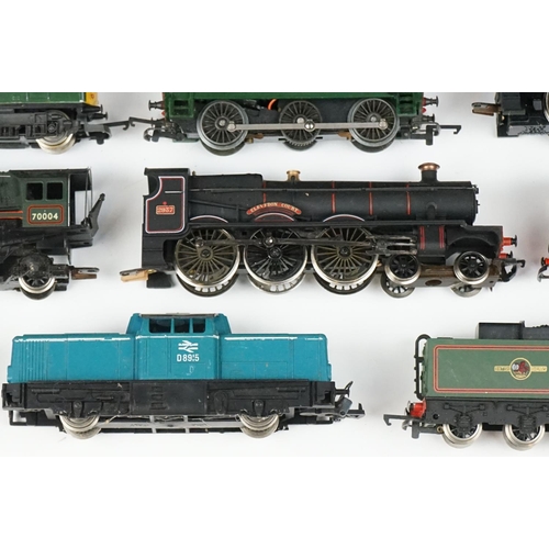 143 - 15 OO gauge locomotives & railcars to include Hornby Clevedon Court, Hornby William Shakespeare, Hor... 