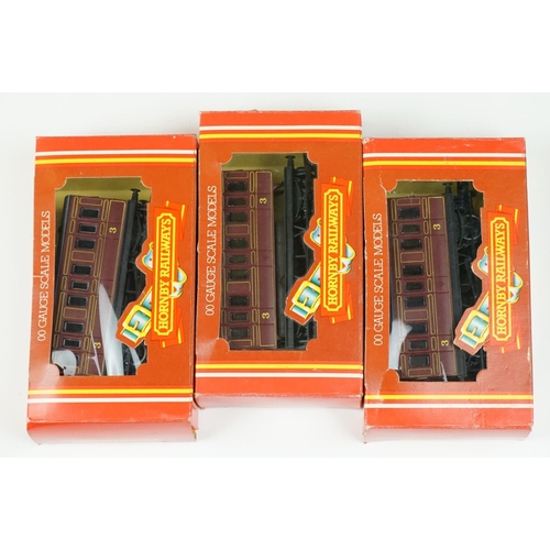 144 - 13 Boxed Triang & Hornby OO gauge items of rolling stock to include R228, R743, R744, 3 x R468, R110... 