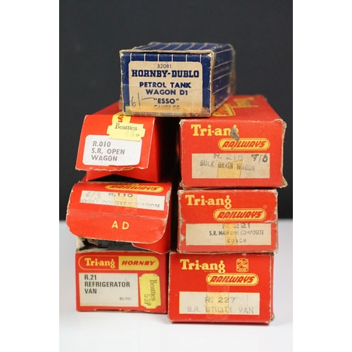 144 - 13 Boxed Triang & Hornby OO gauge items of rolling stock to include R228, R743, R744, 3 x R468, R110... 