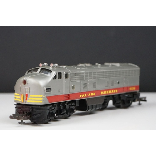 147 - Two boxed Triang OO gauge locomotives to include R55 B-B Diesel Loco TC Series and R52 0-6-0 Tank Lo... 