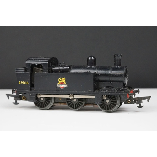 147 - Two boxed Triang OO gauge locomotives to include R55 B-B Diesel Loco TC Series and R52 0-6-0 Tank Lo... 