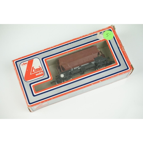 149 - Around 42 boxed items of OO gauge rolling stock to include wagons & vans featuring Hornby, Triang, L... 