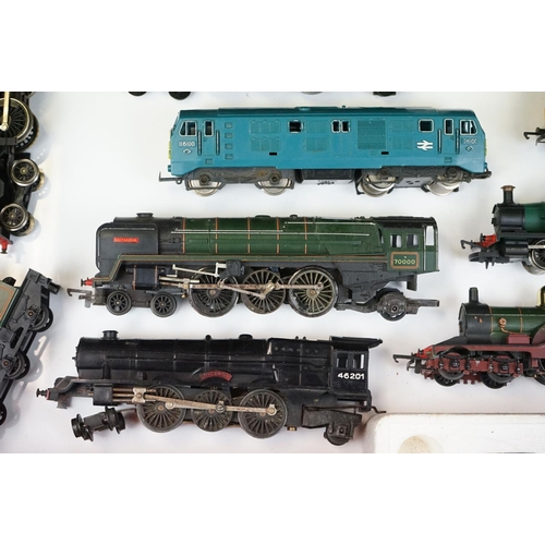 151 - 14 OO gauge locomotives to include Hornby Flying Scotsman in polystyrene packaging, Hornby Leviathan... 