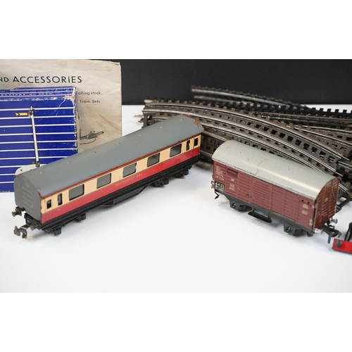 170 - Group of Fleischmann HO gauge model railway to include 0-4-0 locomotive in black, track and 3 x item... 