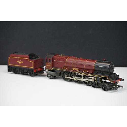 171 - Eight OO gauge locomotives to include Hornby R759 Kneller Hall, Lima King George V, Hornby R078 King... 