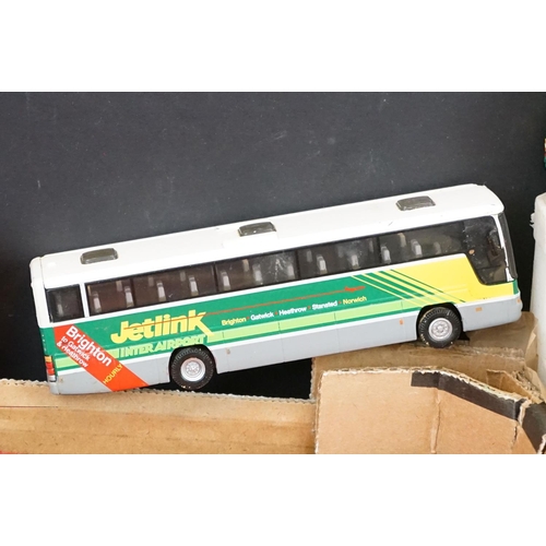 1267 - Over 150 diecast bus models, mostly EFE 1:76 scale, also featuring Corgi, Creative Master, etc (diec... 