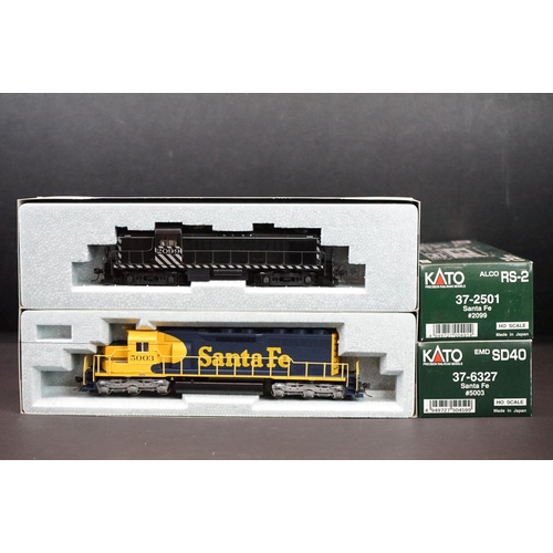 195 - Two boxed Kato HO gauge Santa Fe locomotives to include 37-6327 #5003 and 37-2501 #2099