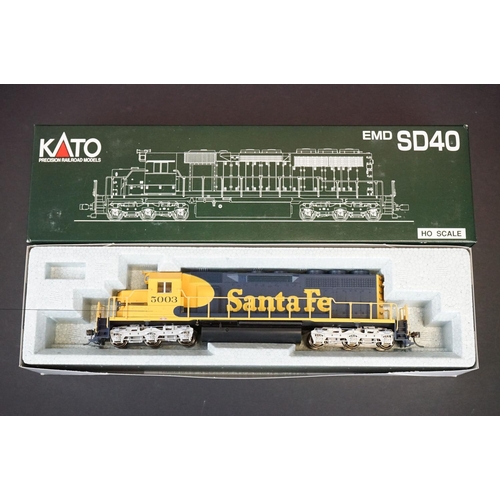 195 - Two boxed Kato HO gauge Santa Fe locomotives to include 37-6327 #5003 and 37-2501 #2099