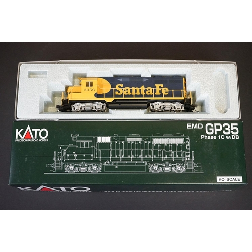 197 - Two boxed Kato HO gauge Santa Fe locomotives to include 37-3005 #3356 and 37-1208