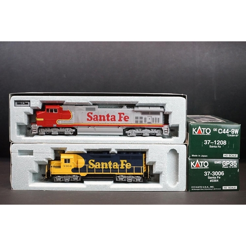 198 - Two boxed Kato HO gauge Santa Fe locomotives to include 37-1208 and 37-3006 #3364