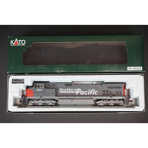 199 - Two boxed Kato HO gauge Southern Pacific locomotives to include 37-1206 #8105 and 37-11B #1904