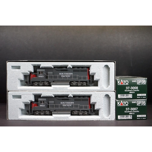 200 - Two boxed Kato HO gauge EMD GP35 Phase 1C w/DB Southern Pacific locomotives to include 37-3007 #6612... 