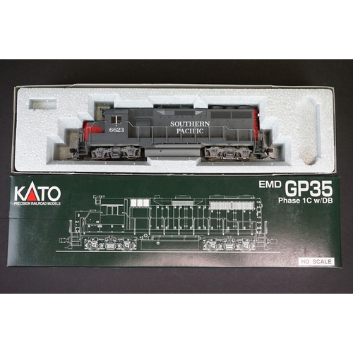 200 - Two boxed Kato HO gauge EMD GP35 Phase 1C w/DB Southern Pacific locomotives to include 37-3007 #6612... 