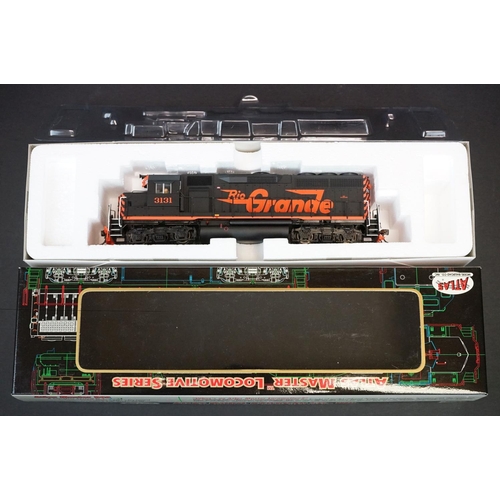 202 - Two boxed Atlas Master Locomotive Series HO gauge GP-40 Low Nose Rio Grande locomotives to include #... 