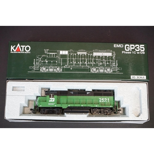 206 - Two boxed Kato HO gauge  EMD GP35 Phase 1C w/DB Burlington Northern locomotives to include 37-3001 #... 