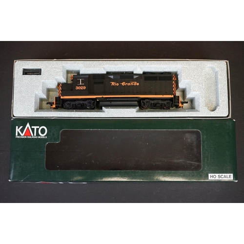 208 - Two boxed Kato HO gauge EMD GP35 Phase Ib Denver & Rio Grande locomotives to include 37-04A #3044 an... 