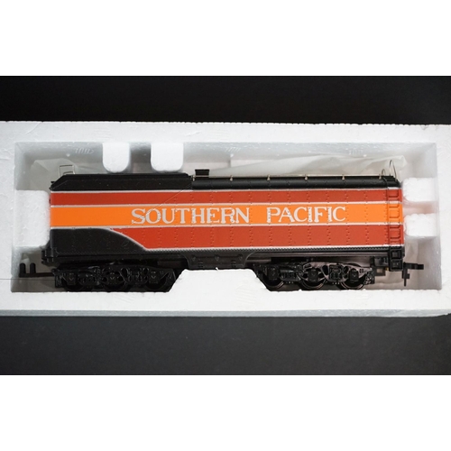 211 - Boxed Bachmann HO gauge 41-0550--D9 The Daylight Southern Lines Pacific GS4 4-8-4 & '48 Tender locom... 