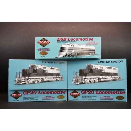 212 - Two boxed ltd edn Proto Series 2000 GP20 Locomotives to include 8120 BN #2063 & 8107 BN #2055 plus a... 