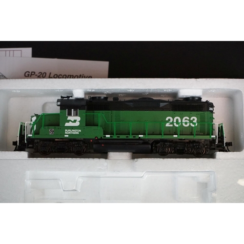 212 - Two boxed ltd edn Proto Series 2000 GP20 Locomotives to include 8120 BN #2063 & 8107 BN #2055 plus a... 