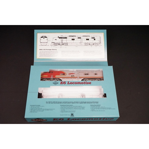 214 - Two boxed ltd edn Proto Series 2000 E6 Locomotives to include 23275 AT&SF #15 and 30156 BN #9226