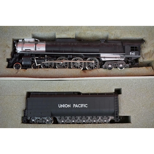 215 - Boxed Rivarossi HO gauge 1578 4-8-4 FEF-3 Union Pacific No 841 locomotive with tender