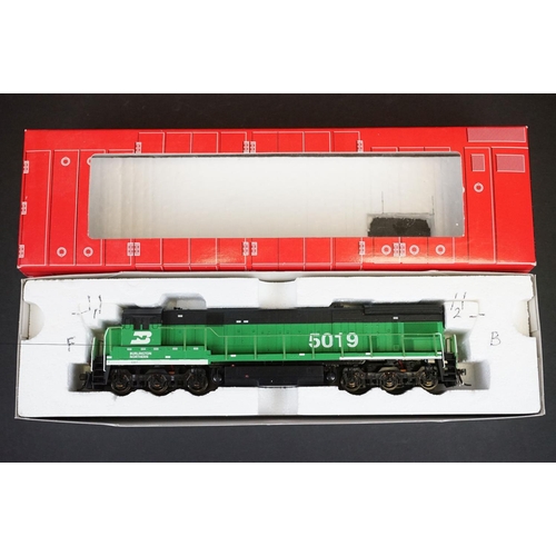 217 - Two boxed Atlas Model Railroad HO gauge Burlington Northern locomotives to include No 8621 C30-7 Roa... 