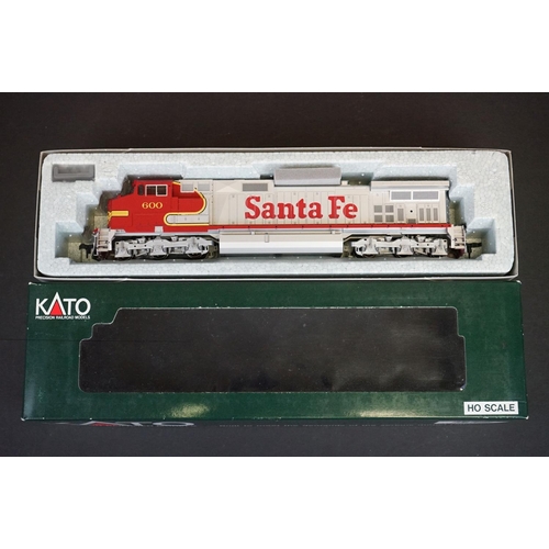 219 - Two boxed Kato HO gauge GE C44-9W DASH 9 Santa Fe locomotives to include 37-1203 #600 and 37-6157 #6... 