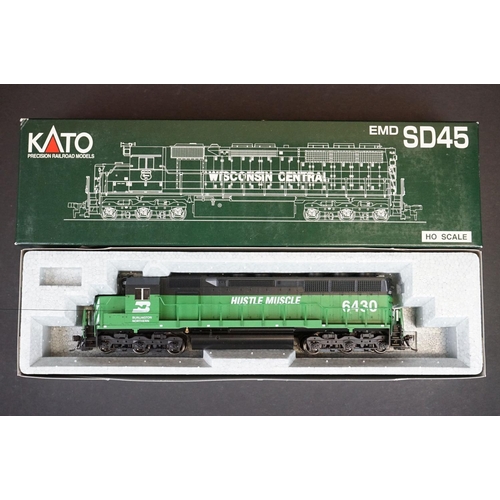 223 - Two boxed Kato HO gauge locomotives to include BN Hustle Muscle 851-102 and BN SD45 851-103