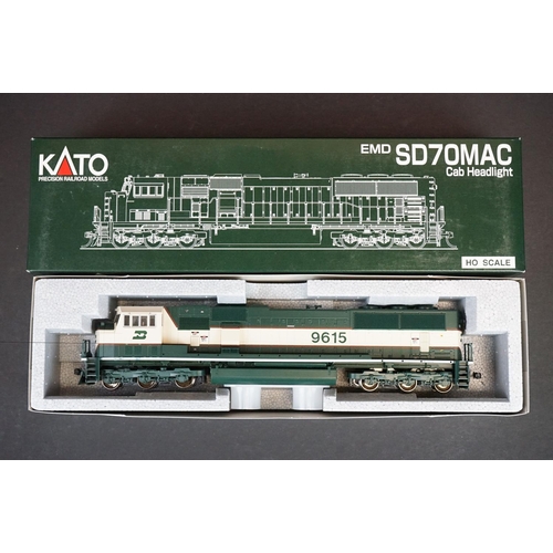 224 - Two boxed Kato HO gauge EMD SD70MAC Cab Headlight BN Executive locomotives to include 37-6381 #9580 ... 