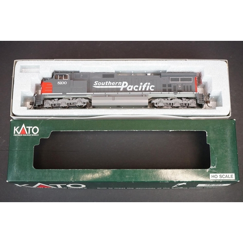 225 - Three boxed Kato HO gauge Southern Pacific locomotives to include 37-11C #1906, 37-1205 #8100 (some ... 