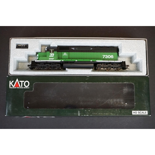 230 - Two boxed Kato HO gauge locomotives to include 37-01J Burlington Northern white cab #7306 and 37-174... 