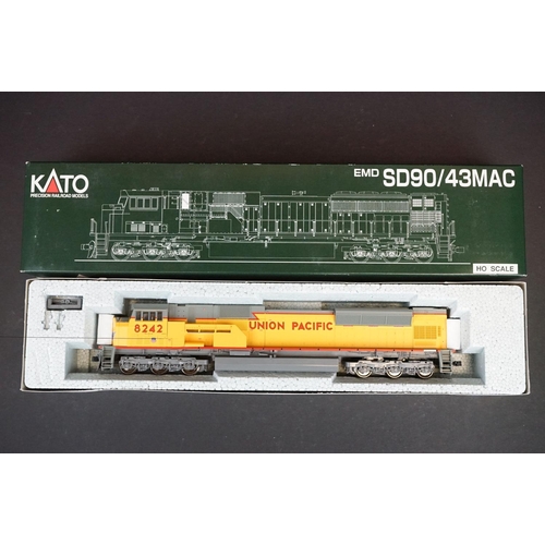 231 - Two boxed Kato HO gauge locomotives to include 37-2803 Missouri Pacific #3107 w/o DB and 37-6362 Uni... 