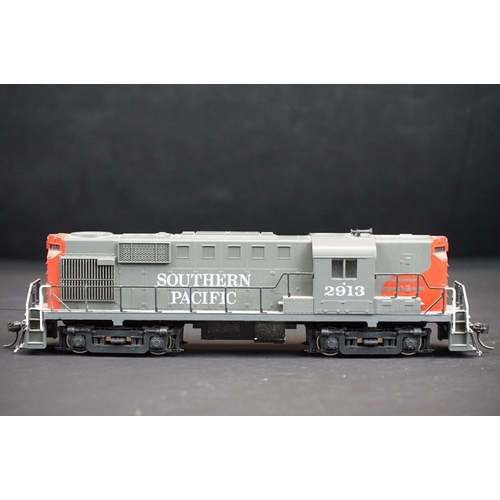 234 - Three boxed Kato HO gauge Corrugated Business Cars to include 35-6003 Chicago Burlington & Quincy, 3... 