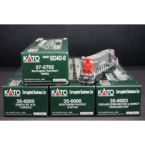 234 - Three boxed Kato HO gauge Corrugated Business Cars to include 35-6003 Chicago Burlington & Quincy, 3... 